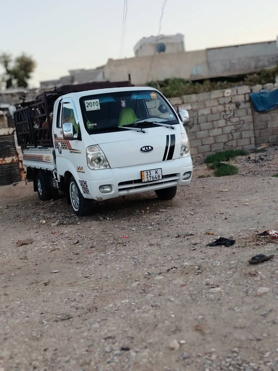 السلام وعليكم كيا 2700/2006البيع شرط اكصن شاصي كير مكفول كهربائيات كلها شغاله تبريد شغال السعر 85 مكان الموصل ***********//***********

