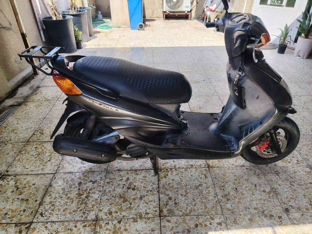 سكنس ياباني 110 للبيع
دراجة مكفولة اي نقص ما بيها 
مكاني بغداد الشعب
السعر 650 وبيها مجال
***********
***********
