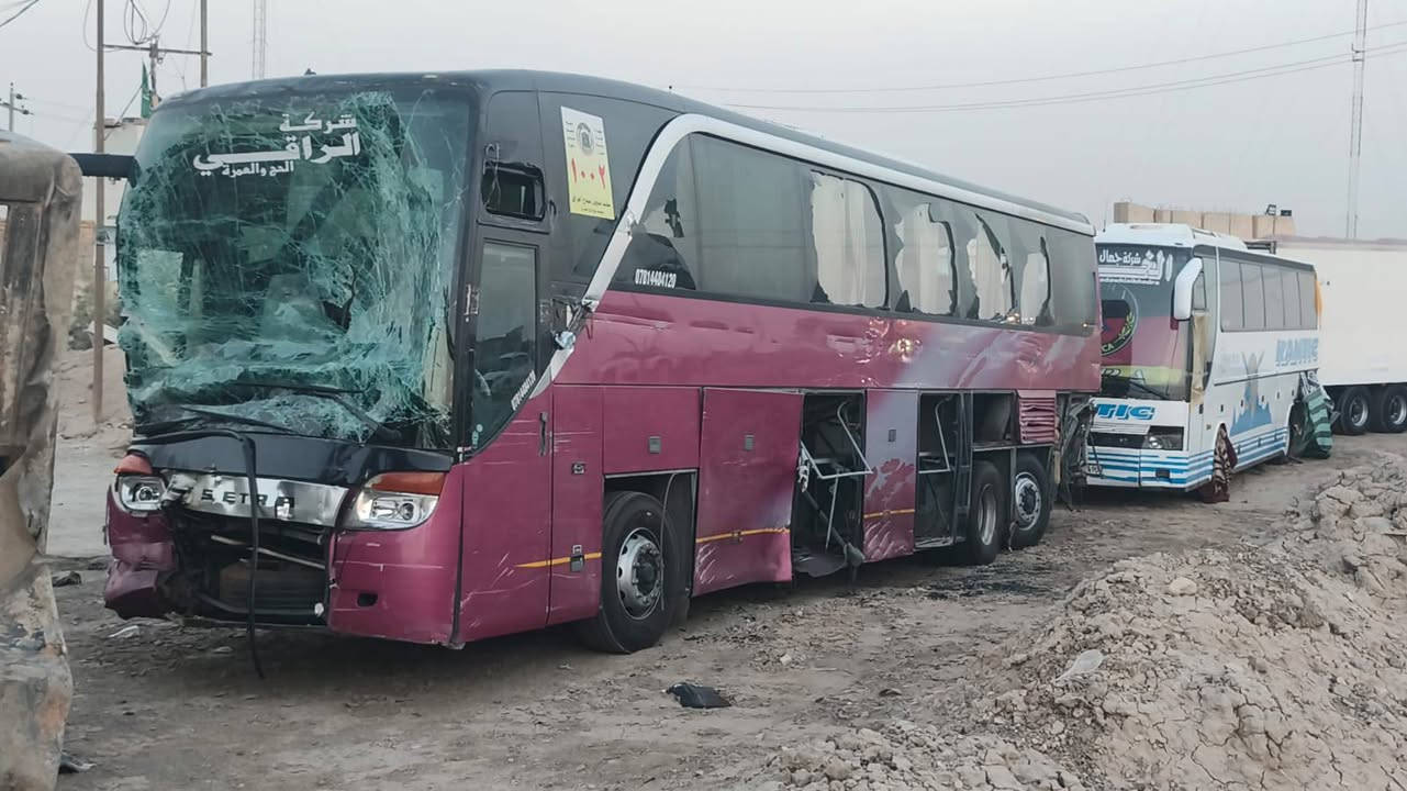يالله. سيوف 17 موديل ٢٠٠٧اصل تحويل مباشر. مصفره هيئه ومرور وضريبه وكمرك. السياره مكينه 8كير عادي تك سوبر 3فيش ادبلو تبريد طب العدلي . 60نفر بلاد. تنباع علئ وضعها. مثل ماموضح بل  صوره صفحه العبري سليمه مكينه وكير وتبريد وحداديه كله سليم وشغال. الاستفسار اكثر اتصل والله يستر حلالكم وجفيكم شر الحوادث. ***********

