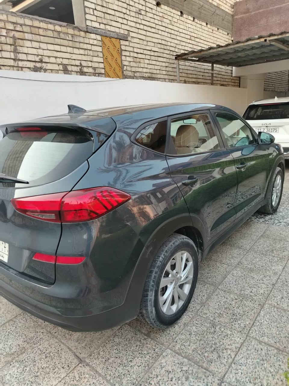 السلام عليكم
توسان ٢٠١٩
محرك ٢٠٠٠
سويج    مثبت سرعة    كروس   وضعيات قيادة
هند بريك بصمة   
محرك كير حدادية مكفول وجديد
شرط سيارة جاهزة
بغداد العبيدي    ***********
السعر ١٢٥ مجال قليل
السيارة بسمي
