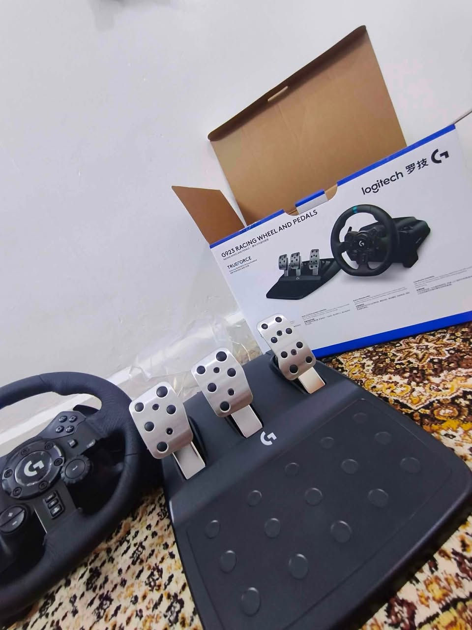 لوجيتك 923G + مقعد السياقة كامل يتحمل وزن 150 كغ
مستخدم فقط للفحص 
يتوافق مع جميع اصدارات البلي ستيشن 
وكشن المقعد جلد طبيعي 100٪

سبب البيع مكان ماكو!!
سعر 675 الف بيع كامل 
***********
