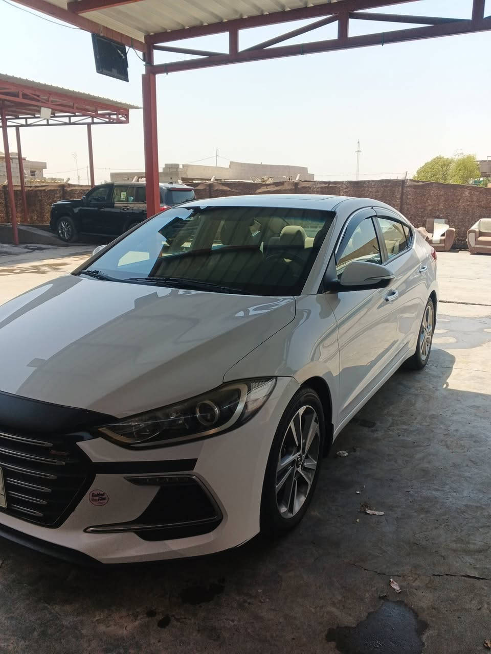 سلام عليكم النترا 18 سوبر خليجي بيها 3 قطع رقم بغداد بأسمي سياره جاهزه ماذب ربع عليها ترهم مراوس أو بيع سعر 145 وبيها مجال 
مكاني بغداد 
رقم الهاتف ***********
