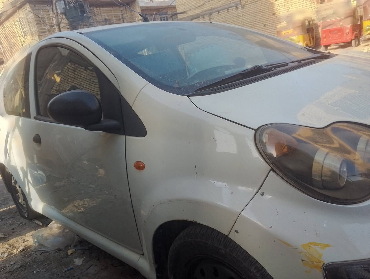 بي واي دي اف زيرو بغداد بأسمي
كير محرك ضربه مكفوله 
السيارة اقتصاديه جدا محرك 1000 
3سلندر كير عادي 
عنوان غزالية سعر 33 وبيه مجال 
***********  واتساب 
او مراوس بسياره أكبر

