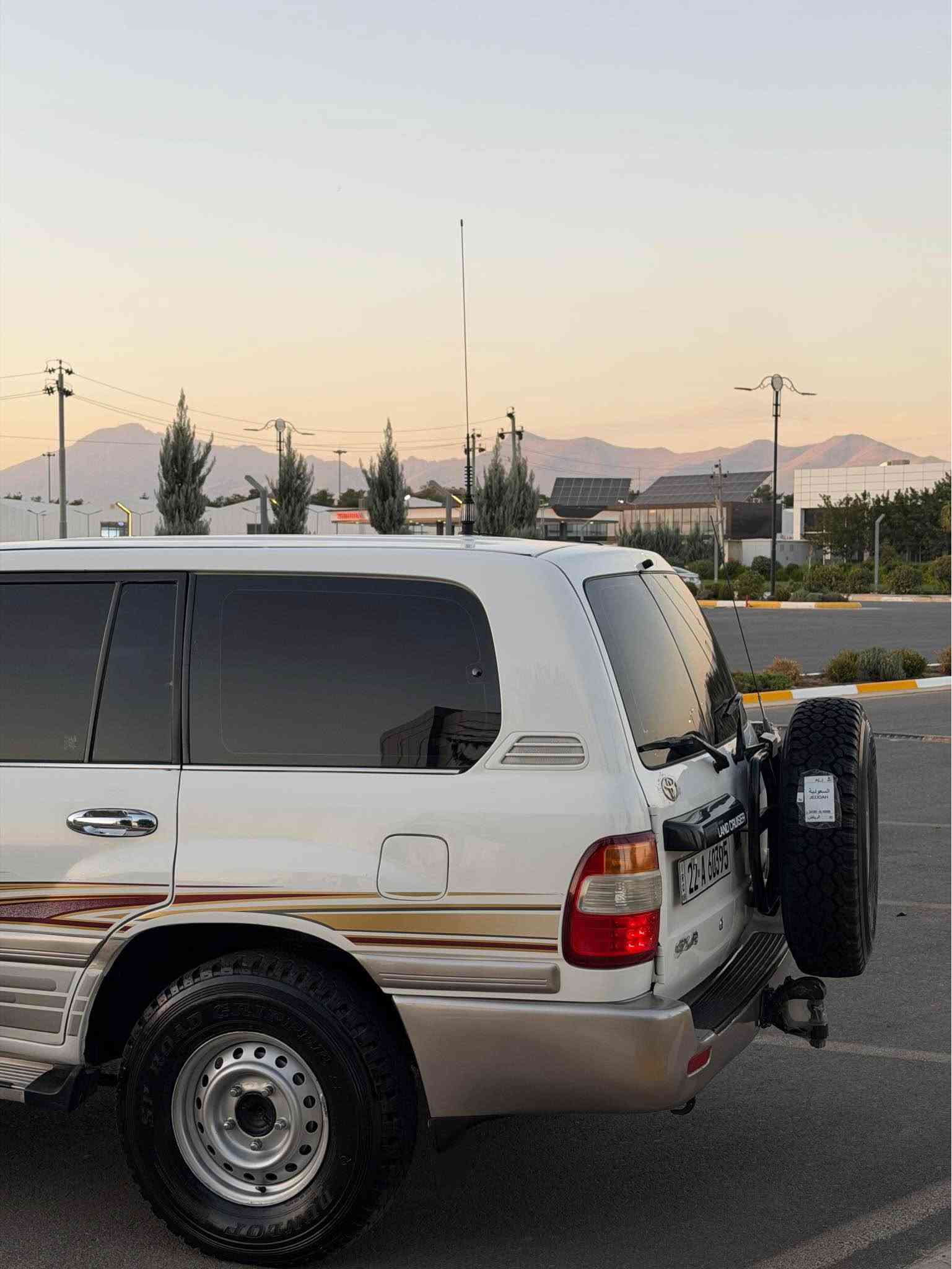 مۆنیکا 2002 GX.R
گێڕ و مەکینە و ئەکسلو دەبڵ ئەکسل بە شەرت
پێش تەبەڵە مەرغووب
مواصفات سێ ڕوبعە
‎ناوزەرد_سەلاجە_تەبرید مەرکەزری_٤جام کارەبا_سوکان ئێرباگ_دەبڵ فڵەچە_هۆک بیلادی

٤تایە و ویلی دەنلوبی لۆکی لەژێرە
‎تەقەو ڕەقە هەمووی بەشەرت
پێش و دوا چرکەی تیانیە
جێلەزگە بەشەرت پێوەی نەسوتاوە ژێر طلیشەکانیش بەشەرت
دەعامی بۆ دەعامی بەشەرت هەموو گیانی لەسەر دەقی 
شەریکە ماوەتەوە یەک دینار مەسرەفی تیانیە 
سەیارەکە ٤ پارچەی بۆیاخە قرچێکی ناو دەرگاکەی هەیە و تەواو 
سەنەوی و ڕەقەمی تازەیە تەحویل و غەرامەی بەشەرت
سعرێک خوار هەموو بازاڕ  ۱۲۲ گەڵا و مەجالێکی زۆر کەم 
شوێن سلێمانی *********** السليمانية, العراق
