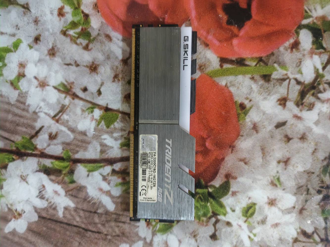 ‎الرامات (RAM): 8GB DDR4 3200MHz 
G.Skill RGB
السعر 50 الف
الموقع: بغداد/ الدورة/ شارع 60