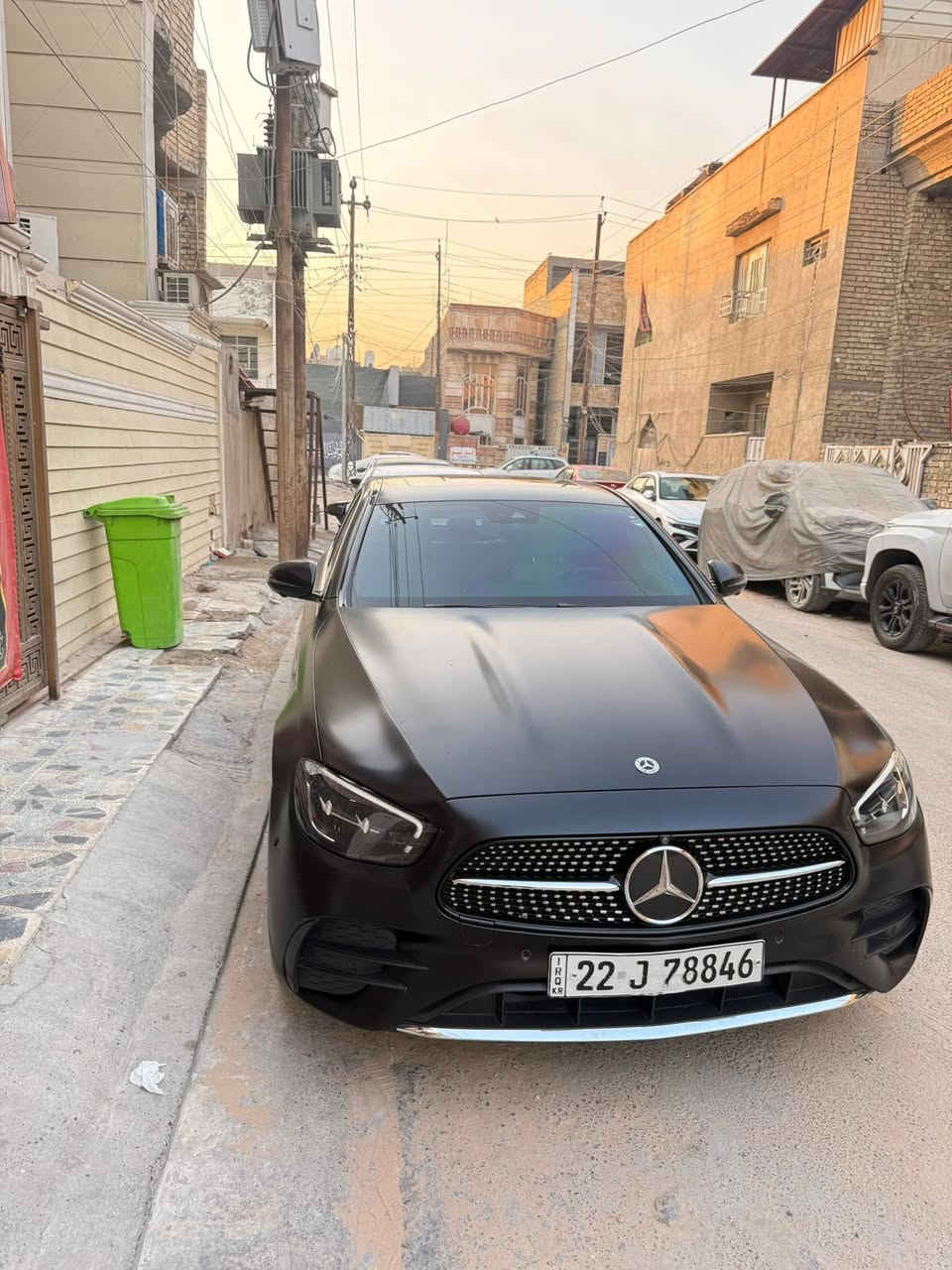 مارسدس E350 
مديل 2022
وارد امريكي الضرر فقط رش بقبق الجنطة + الدعاميه الاماميه فقط 
مواصفات السياره المعروفه 
سلايت 
داخل ابيض 
رادار امامي 
حساس 360 
كامرات 360 
السيارة ماشية 45 الف mi 
مغلفة ppf طافي 
السيارة كلش نضيفة وجديده
*********** 
مكان السياره بغداد 
السعر 380 ورقة وبيها مجال
للبيع فقط بدون مراوس
