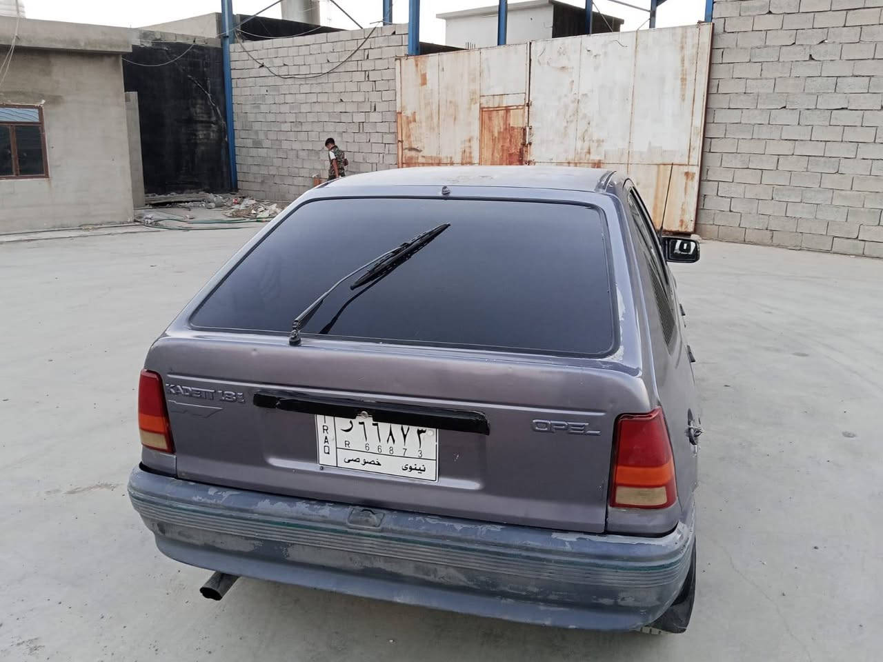 للبيع اوبل كاديت 
محرك لوك 
عنوان تازه 
سعر 12بي مجال 
***********
