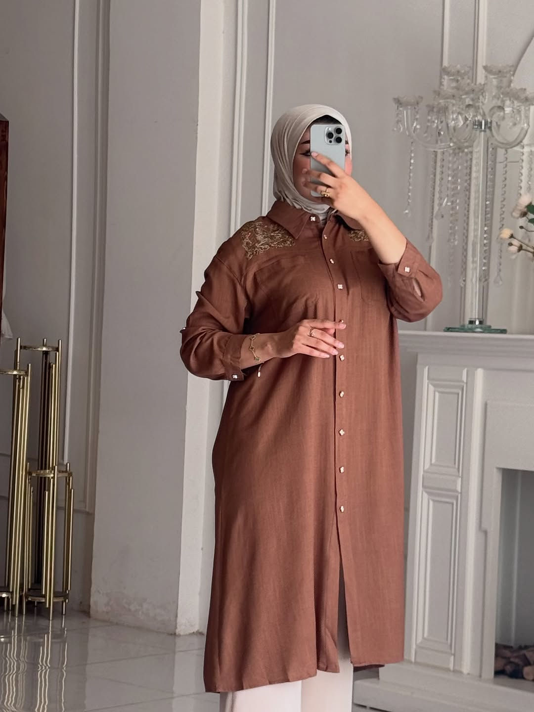 قميص طويل • خامة لنن • مقاسات ٣٨-٤٦