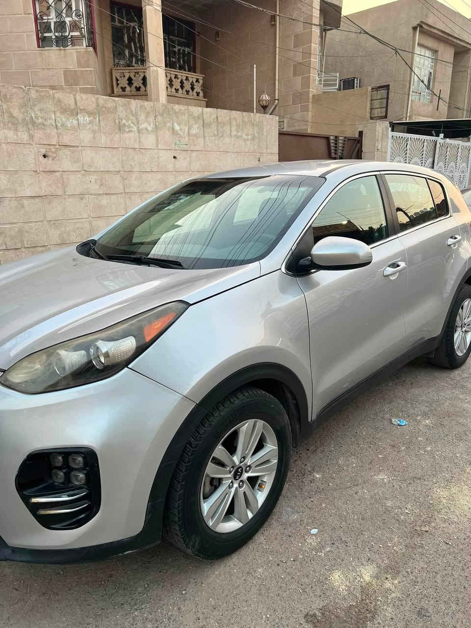 السلام عليكم
سبورتج الموديل: 2017
رقم السيارة : بغداد
المحرك 2400 Gdi
المواصفات: وارد أمريكي
اللون الخارجي:رصاصي
اللون الداخلي: أسود
الـكير والمحرك والحدادة: بشرط الفحص  
صورة الحادث موجودة ضمن المرفقات
السنوية بسمي تحويل مباشر
السعر 155 $
الرقم 
***********
