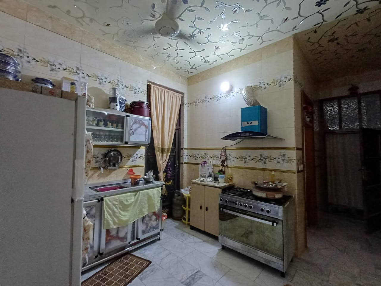 بيت ١٠٠ متر للبيع 
حي النداء بصف مدرسة الفرقان
 غرفة وصاله ومطبخ واستقبال وتخاريج وحديقه باب البيت
البيت بناء جناي مو سوكي
السعر ٨٥ وبي مجال

***********

