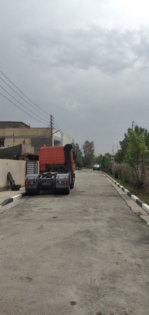 السلام عليكم بيت للبيع مساحه 300 حي السلام ثاني فرع شارع السبيس البناء 140 المساحه الطرمه زائد حديقه 160 يحتوي على  غرفتين وصاله ومطبخ ترك منور بيتونه زائد سطح سيراميك يحتوي على كاش البيت كله الاستفسار على هذا الرقم غير متواجد على الفيس***********
