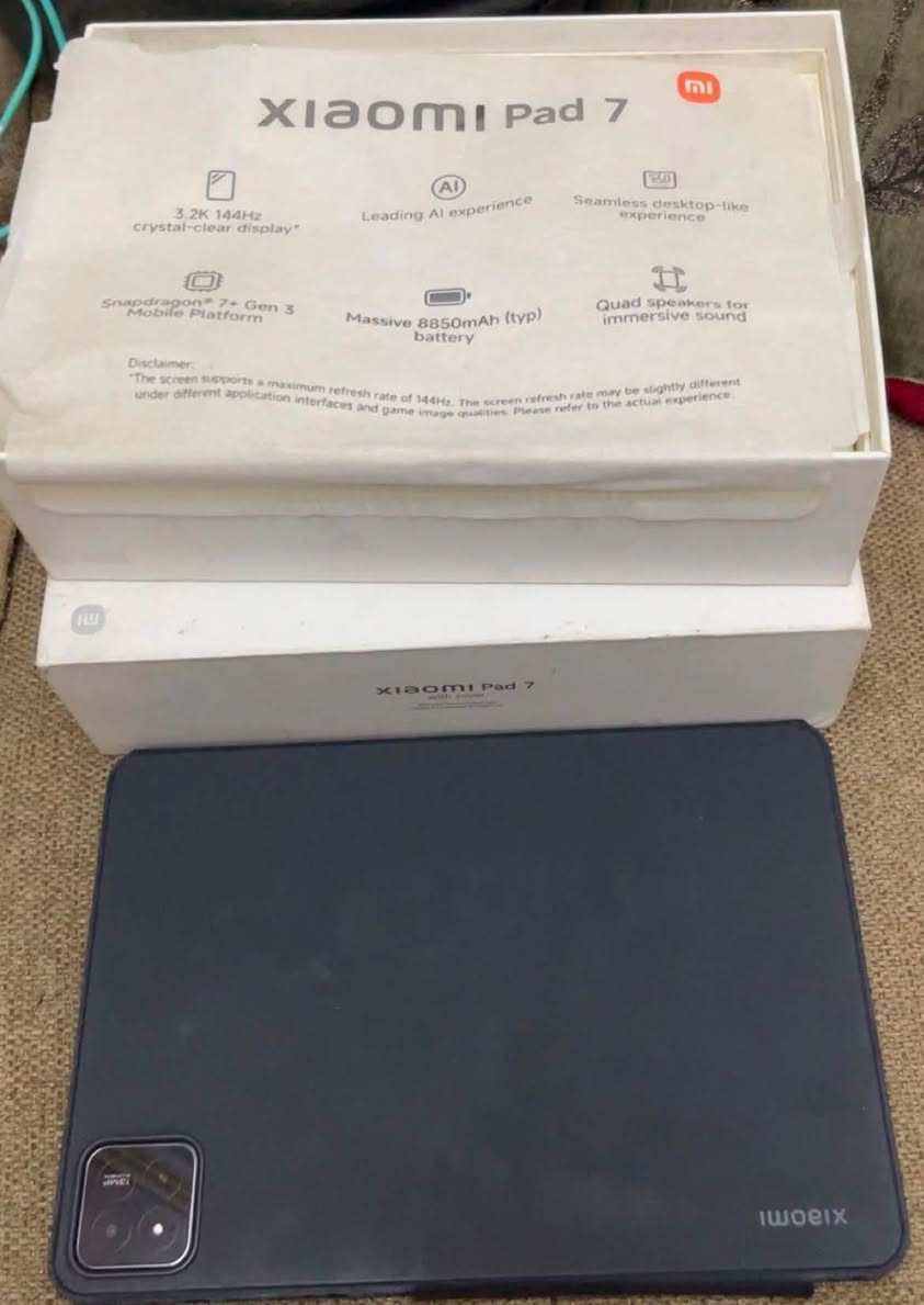📱 للبيع Xiaomi Pad 7 (شاومي باد 7 )

🔹 الجهاز: Xiaomi Pad 7
🔹 الرام: 8GB
🔹 الذاكرة: 512
🔹 المعالج: Snapdragon 7+ Gen 3
🔹 الشاشة: 11.2 إنچ – دقة 3.2K – 144Hz
🔹 البطارية: 8850mAh عملاقة .
🔹 الشحن: 45W
🔹 أربع سماعات ستيريو 🔊
🔹 الجهاز سريع جداً ومناسب للألعاب، الدراسة، الأفلام والاستخدام اليومي.

ملاحظة ❗️ الشاشة بيهه فطر خط فقط بسيط ممبين اله تشلع اللزكة 

✅ الجهاز نظيف 
✅ استخدام شخصي
✅ بدون أي مشاكل
✅ الشاشة واللمس ممتازة
📦 مع ملحقاته/الكارتونة فقط 

💰 السعر: 290 الف دينار 
📍 المكان: بغداد الدورة 
📞 للتواصل: ***********

، والفحص أمام المشتري . الجديد دينباع ب500 الف بسبب مواصفاته العالية . بس دابيعه بهذا السعر لان وكع مني. شاشة صار بيهه خط ابد مماثرة متبين
