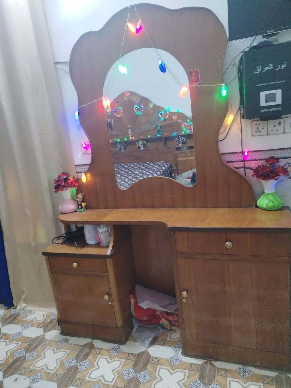 غرفة خشاب نضيفه حيل خمسه باب سعرها 550الف مع مجال جدا بسيط الغرفه كامله اي نقص مابيها مكاني الشاميه صوب المستشفى التواصل على الرقم ***********
