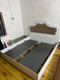 بابل محاويل • غرفة خشب