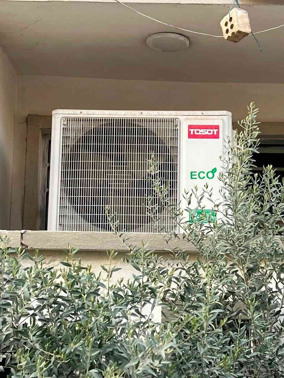 السلام عليكم 
للبيع سبلت 
نوع توست 
حجم 2 طن 
غاز 410
الجهاز نظيف جدا 
السعر 475 الف 
***********
