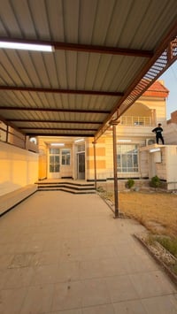 حي الجامعه • ٣٠٠م • ٤ غرف