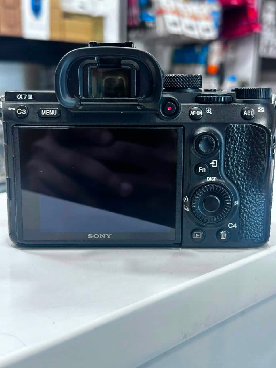 📸 للبيع | Sony A7 III (مستعملة)

إذا تبحث عن كاميرا احترافية بحالة ممتازة وأداء يعتمد عليه في التصوير الفوتوغرافي وصناعة المحتوى، فهذه فرصة لا تعوض!

✅ الحالة: مستعملة ونظيفة جداً
✅ جسم الكاميرا بحالة ممتازة مع استخدام محافظ
✅ جاهزة للاستخدام مباشرة
✅ مناسبة للمصورين وصناع المحتوى والفيديو

✨ احصل على أداء احترافي وجودة تصوير استثنائية بسعر أفضل من الجديد.

📍 العنوان: بغداد – الباب الشرقي
📞 للاستفسار:‭***********‬

لا تفوّت الفرصة، الكمية محدودة والبيع حسب التوفر. راسلنا أو اتصل الآن لمعرفة السعر والتفاصيل. 📩
