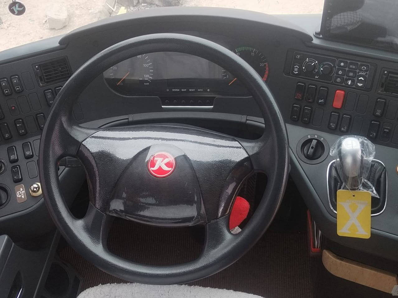 سلام عليكم باص ام سيوف ١٥ البيع امروس ابجكساره تاهو حديث ***********غير متواجد عل فيس
