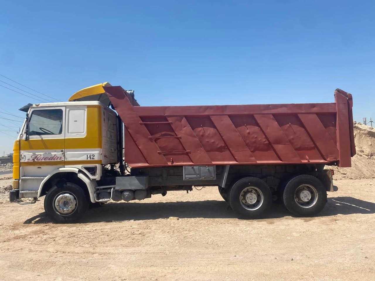 سكانيه للبيع مكفوله من مكينه كير شاصي دبل باج بلاد رقم بصره تحويل السعر 140وبيه مجال قليل شنو عدك مروس خليه بلتعليق ***********
