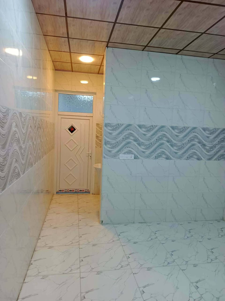 بيت 100متر بكاطون الرحمة 80وبي مجال ***********
