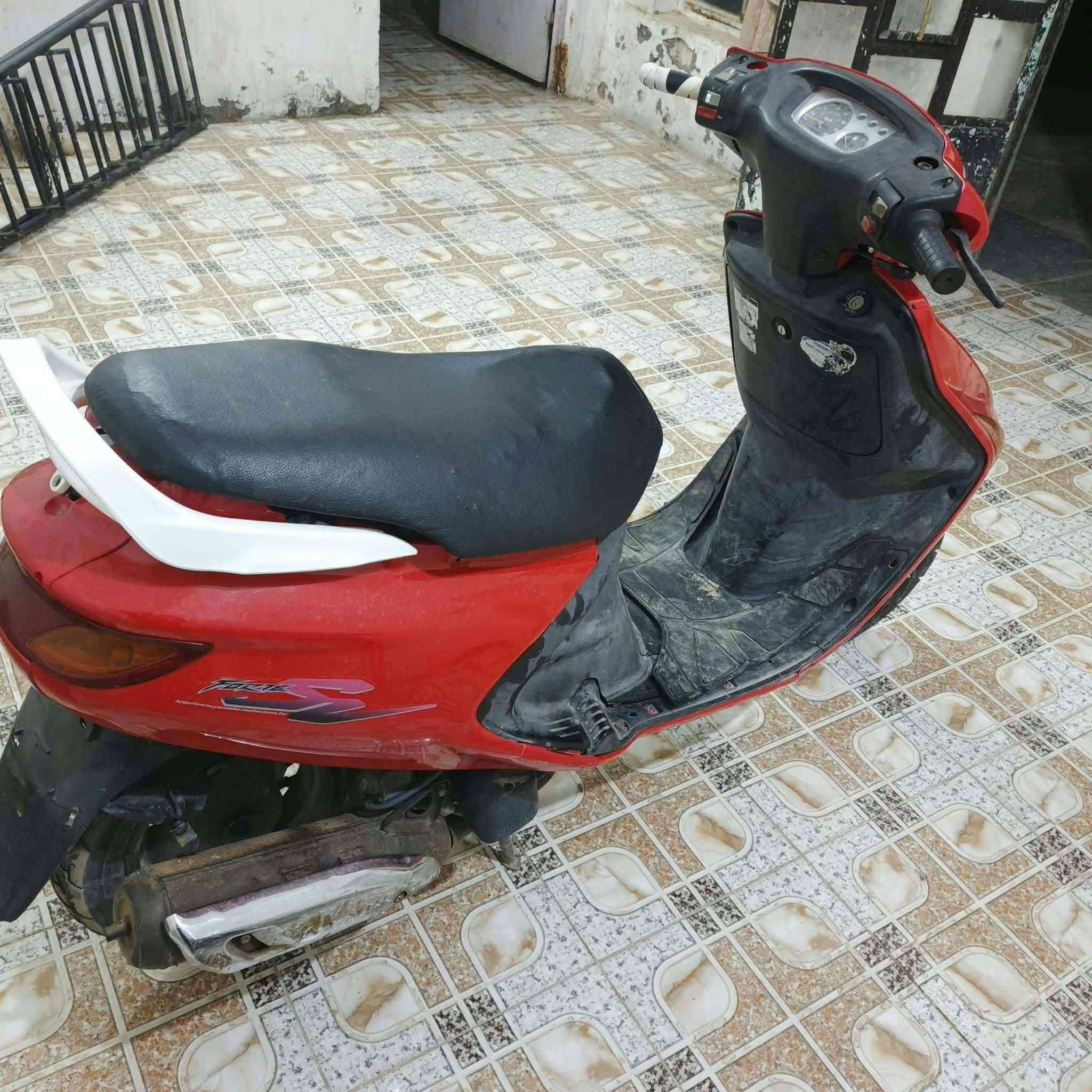 فراشه • حاويه • مامفتوحه