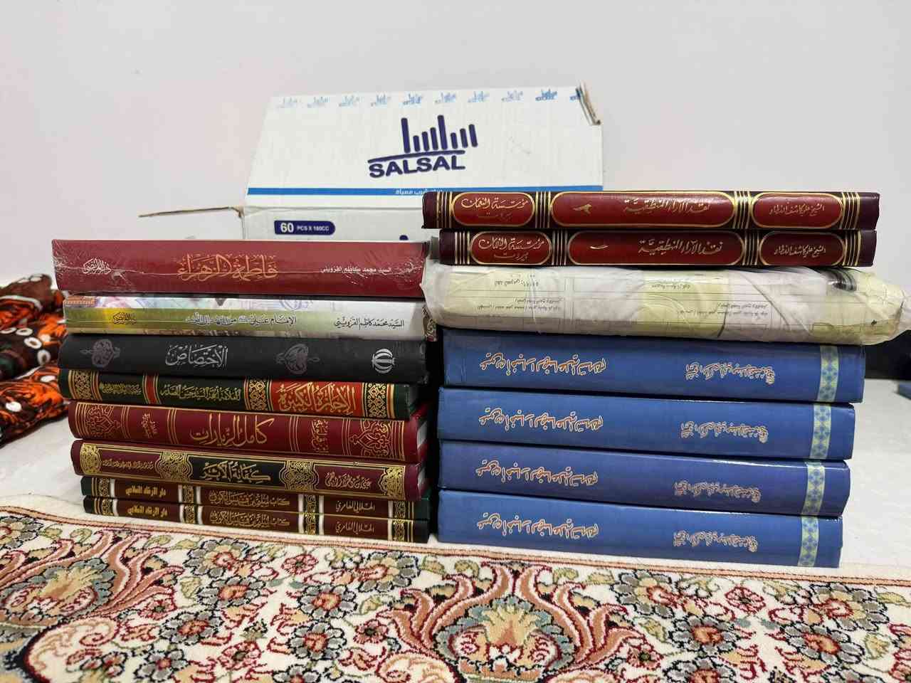 الى جميع اصحاب المكتبات التجارية 
احد اصحاب النفوس الضعيفة طلب هذه الكتب القيّمة ورفضهن والله يجازيه، واريد ابيعهن على وضعهن شلعة وحدة
كتب جديدة غير مستعملة ابداً ونظيفة 100‎%‎

6 نسخ الغيبة للنعماني طبعة الأعلمي
نسخة الغيبة للنعماني طبعة مؤسسة الإمام المهدي ع
نسخة الخرائج والجرائح 3 مجلدات قديم
4 نسخ عيون أخبار الرضا ع
نسختين سليم بن قيس طبعة الاعلمي
كامل الزيارات 
الإختصاص قديم
علي من المهد الى اللحد
فاطمة من المهد الى اللحد
نقد الاراء المنطقية مجلدين قديم

المجموع 25 مجلد 
بسعر مناسب جداً ونافع للي يريد يشتغل بالكتب ويبيع 
ونسأل الله ان يرزق الجميع

واتساب ***********

