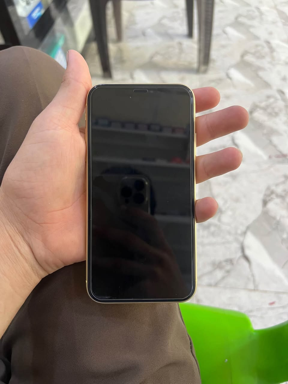 آيفون XR • ١٢٨ • بطارية ٧٩