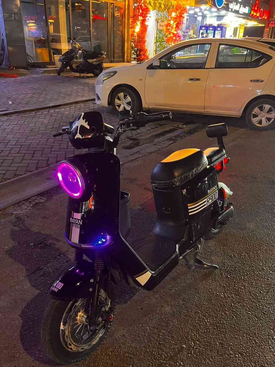 ريان R900للبيع  
خمس بطاريات
نضام R
دبل اشاره 
لايت عالي ناصي رماش
يجيك وياها بصمتين وسويجين 
وياها سله ومري
والدراجه على الفحص السعر 530
السرعه حقيقي 60
للاستفسار ***********
