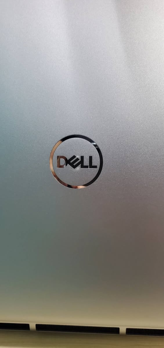 Dell Precision 7670
Intel Core i7 12th

 RAM: 64GB ddr4 

 SSD: 1TB

GRAPHICS: NVIDIA GeForce RTX 3080 (16GB)

السعر مليون 650 الف
***********
