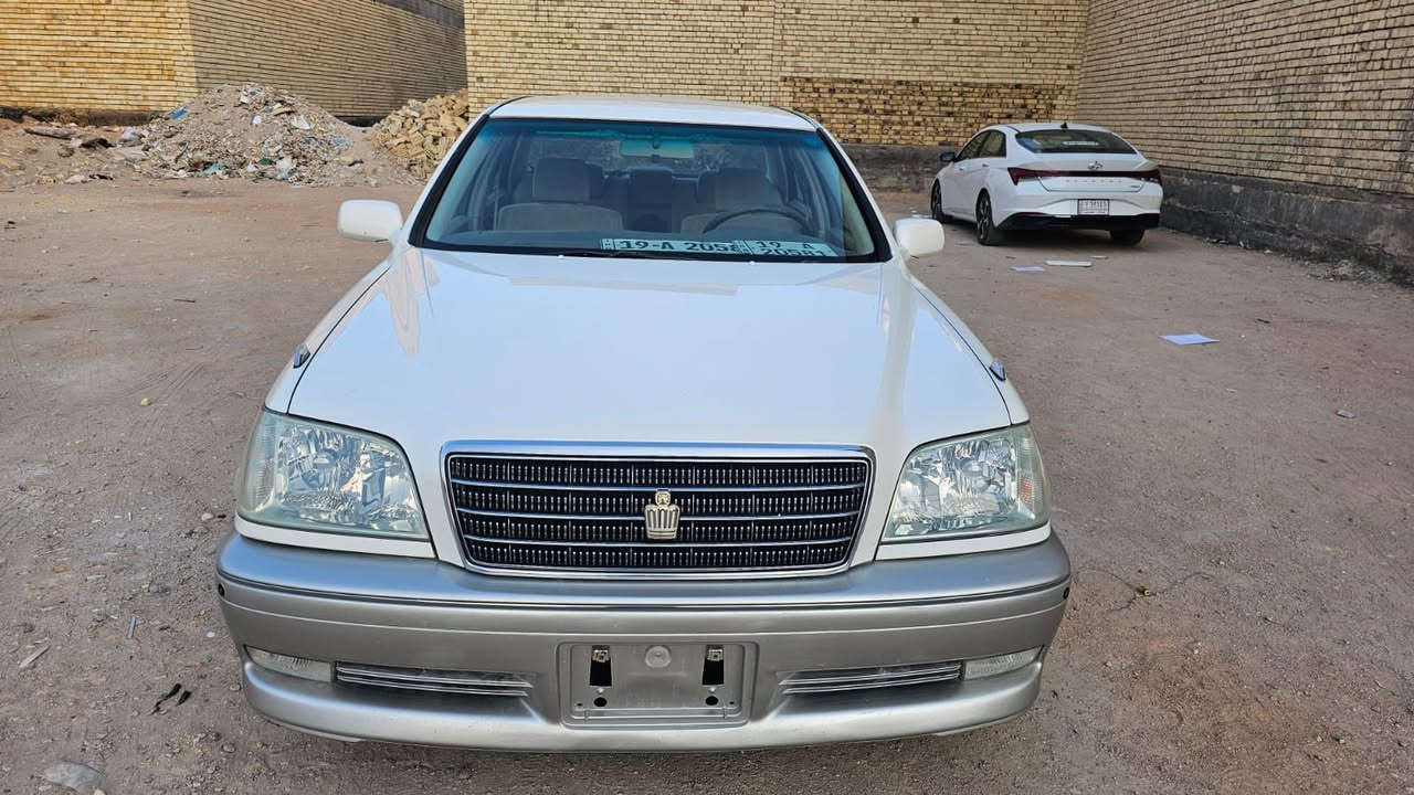 السلام عليكم 
ملكه للبيع. بيع مستعجل قرار 102 السياره فول مواصفات شاصي 75
 4 دكم ستيرن كهربائي 4 كشنات كهرباء. تبريد خلفي ثلاجه برده خلفيه السياره على وضع الشركه السياره كفاله دافع كمرك ومسقطلها رقم ومستلم القرص مالتها ماشيه 90000 السياره جاهزه مكينه ديفور الكبير وحداديه وتخم تاير وتبريد السعر 140 وبيها مجال بسيط 
***********
