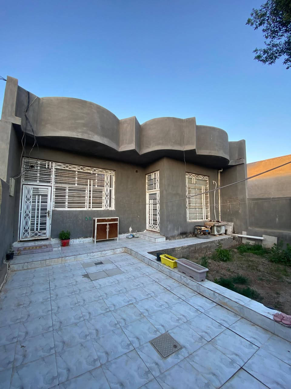 بيت زراعي للبيع سند 25 المساحة 200 م أم الخيل بعد سكة القطار للاستفسار الاتصال على الرقم ***********
