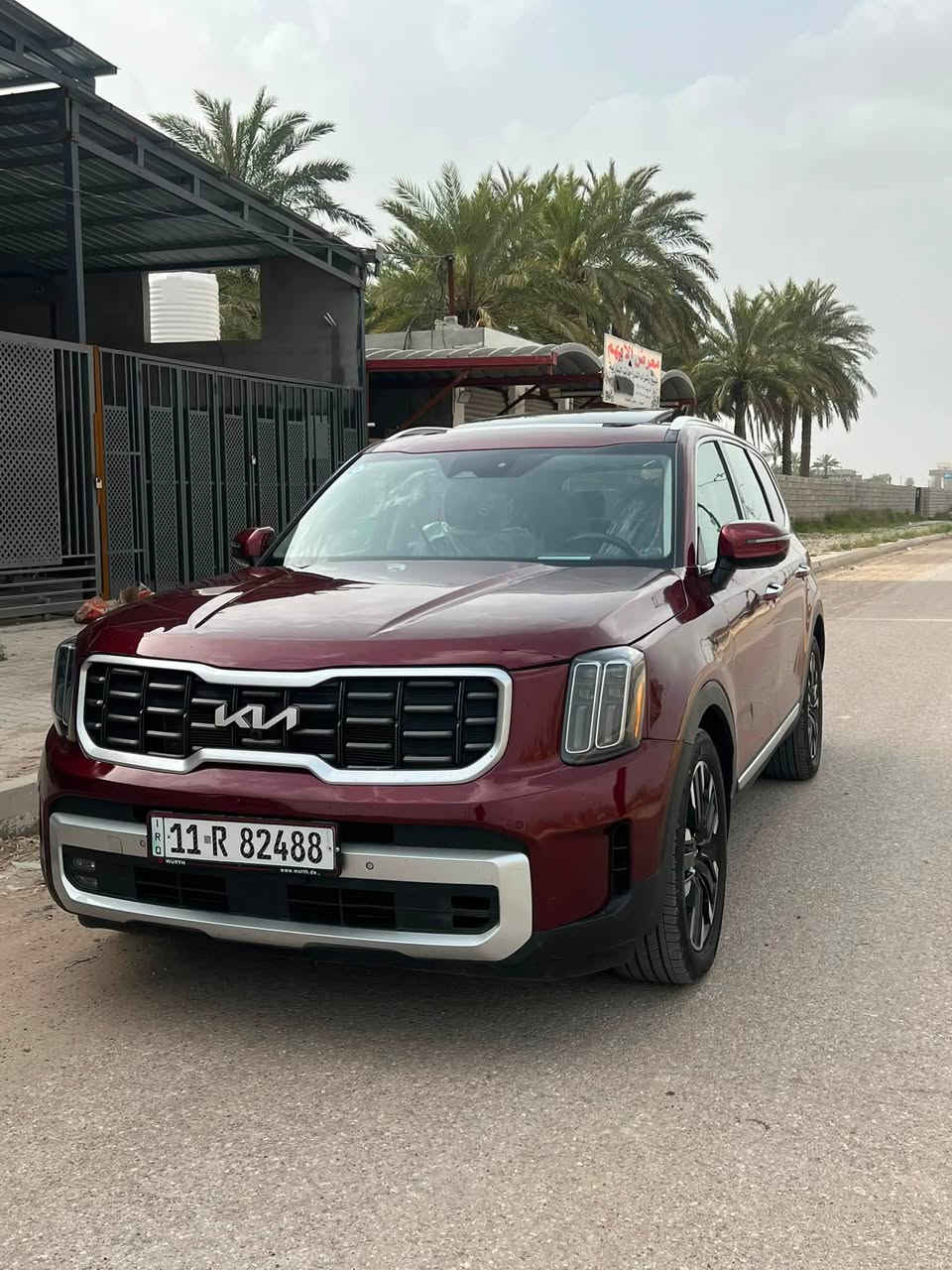 السلام عليكم سياره للبيع
Kia Telluride 2024 SX X-Line
AWD
مواصفات السيارة 
* محرك 3.8 لتر V6 GDI
* ناقل حركة أوتوماتيك 8 سرعات
* دفع رباعي AWD Active On-Demand
* نظام AWD Lock
* وضع قيادة Snow
* أوضاع القيادة: Comfort / Eco / Sport / Smart
* مرايا جانبية كهربائية قابلة للطي
* إشارات انعطاف مدمجة بالمرايا
* إضاءة خلفية LED
* مصابيح أمامية LED
* إضاءة نهارية LED
* ⁠سياره ماشيه 5000 بعده جديده
*  دبل فتحة سقف Power Sunroof
*شاشة عرض السرعه على جام الاماميه(HUD)
* مقاعد جلدية
* مقعد السائق كهربائي 8 حركات 
* المقاعد الأمامية تدفئة+ تبريد 
* ستائر خلفيه بلاديه 
* إضاءة داخلية LED
* مقود تدفئة
* مرآة داخلية كامره بلاديه
* شاشة السياره  12.3 إنش
* نظام Kia Connect
* Wi-Fi Hotspot
* Apple CarPlay
* Android Auto
* Bluetooth
* شاحن لاسلكي للهاتف
* منافذ USB-C متعددة
* حساسات أمامية
* حساسات خلفية
* ⁠رادرات امامية 
* ⁠رادرات خلفية
* ⁠كامره اماميه بلاديه
* Surround View Monitor – كاميرات 360°
* كاميرا خلفية
* ⁠توقف ذاتي للسيارة
* ⁠ضرر السياره تبديل جاملغ امامي جه السايق- كل قطع بلاديه مو تجاريه  مكينه كير كفاله سونر موجود (صبغ فقط جاملغ جه سايق وربع من بنيد) شراي يراسلني خاص 
* ⁠رجاء  رجاء  الموشراي لايعلق كلشي بل سوك موجود
.سعر 290 ورقه 
.رقم السياره بغداد حره بأسمي تحويل مباشر 
مكان سياره - ديالى -بعقوبة

*********** 📞
‭***********‬📞
