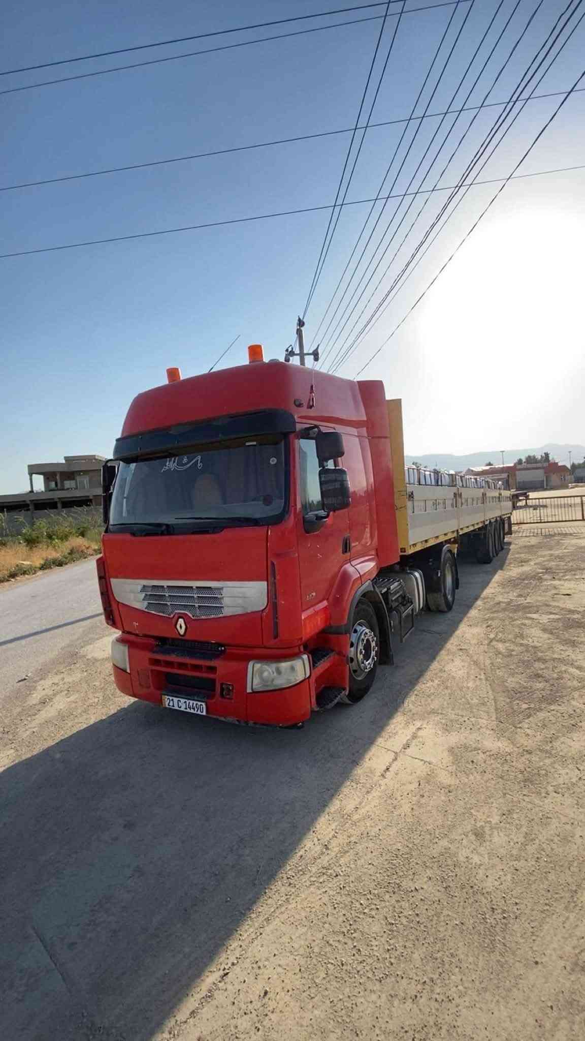 رینۆ مۆدێل2006 گێر عادی ریتایدەر سەلاجە بۆیلەر ئەفلاتەی لەسەر رەبتە بەفلاتو بێ فلاتیش ئەفرۆشین فول فولە بەس تۆماتیک نیە. جوابی چات نایەمەوە ژم ***********

