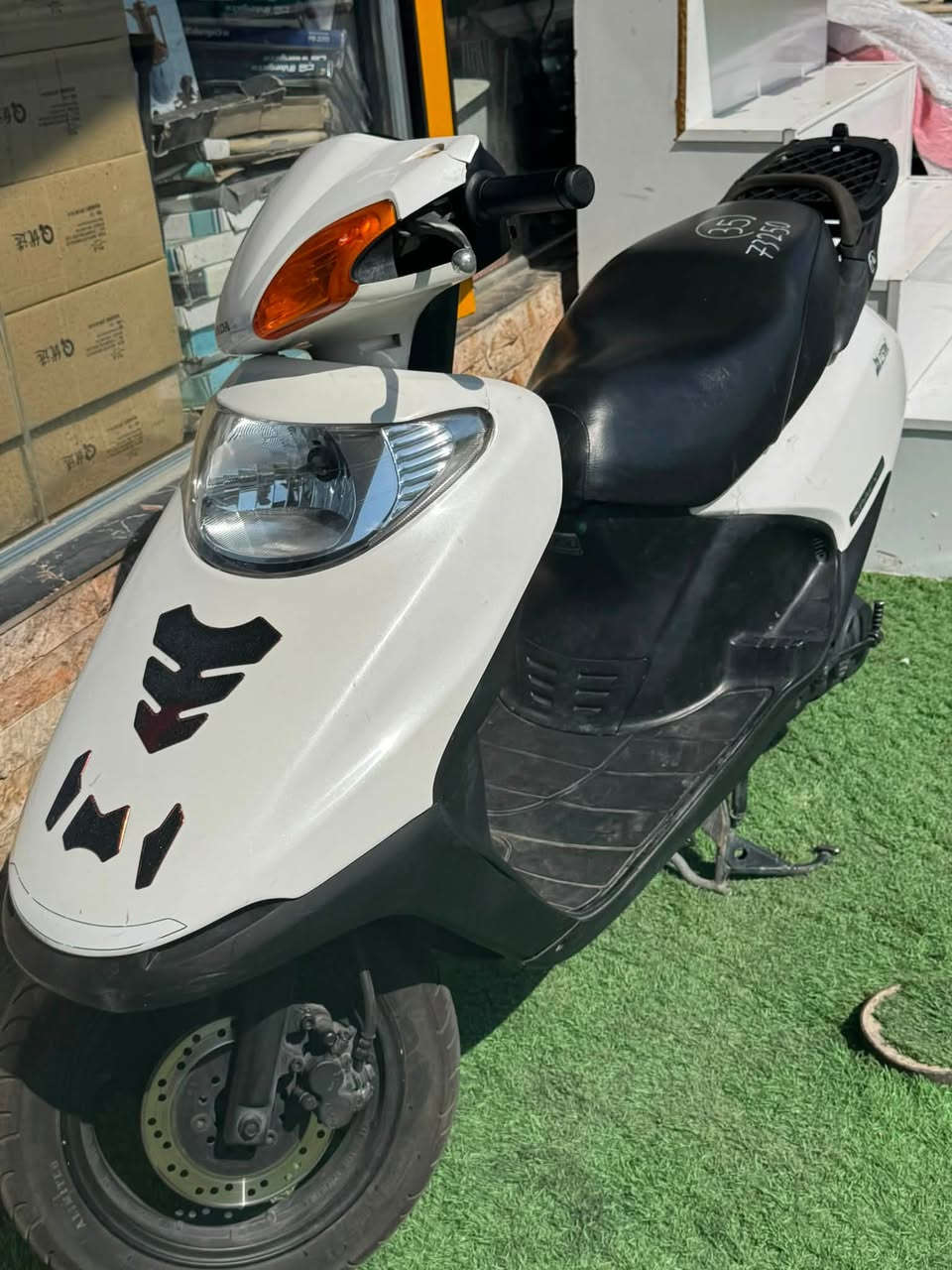 سبيسي رمبة نازلة صار ٣ اشهر ب ١٧٥٠ ماخذها
واحد ١٠٠ بيها مجال مستعجل على بيعة محتاج فلوس 
رقم واتساب خط موجود ***********
