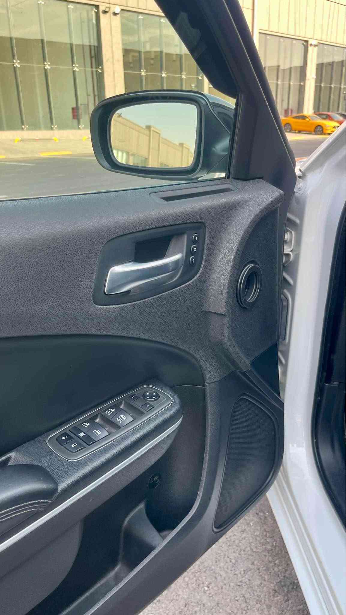Dodge Charger 2022 sxt plas 1/1
دوج جـارجر 2022 sxt plas 1/1
سلايت ، بصمه
تشغيل عن بعد ، بصمه ابواب
كشنات جلد ، كشنات خزن
كشنات حار بارد ، كشنات خلفي هيتر
كشنات حضن ، هيتر ستيرن
نقطه عميه ، مرايات هيتر
كشافات ضباب ، كشافات اماميه
لايتات زنون ، بكلاياتات متصل لد
مثبت سرعه ، حساسات خلفيه
السياره بعد بيها مواصفات الخ..
حادث السياره : جاملغ امامي صبغ وحافه البوند 
ماشيه 38000mi 
السعر 235 $من الاخير
للتواصل :
*********** أربيل, العراق
