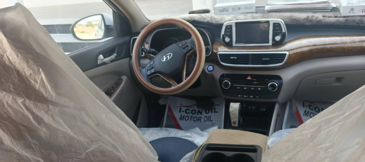 توسان ٢٠ خليجة ماشية ٥٠ الف مكفولة سيارة جديدة بمعنى الكلمة السعر ٢٠٠  سيارة رقم بغداد  انكليزي  مكان السيارة كربلاء بصمتين كراسي كهرباء تبريد قطعتين سيارةكاصد
رقم ***********
