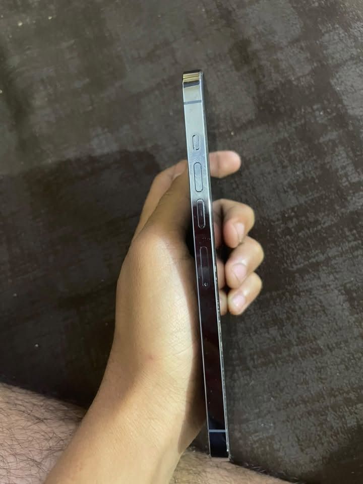السلام عليكم مبايل ايفون ١٣. برو ماكس مبين ب تصوير ب٦٠٠ وبي مجال بسيطً الرقم بي واتساب ***********
