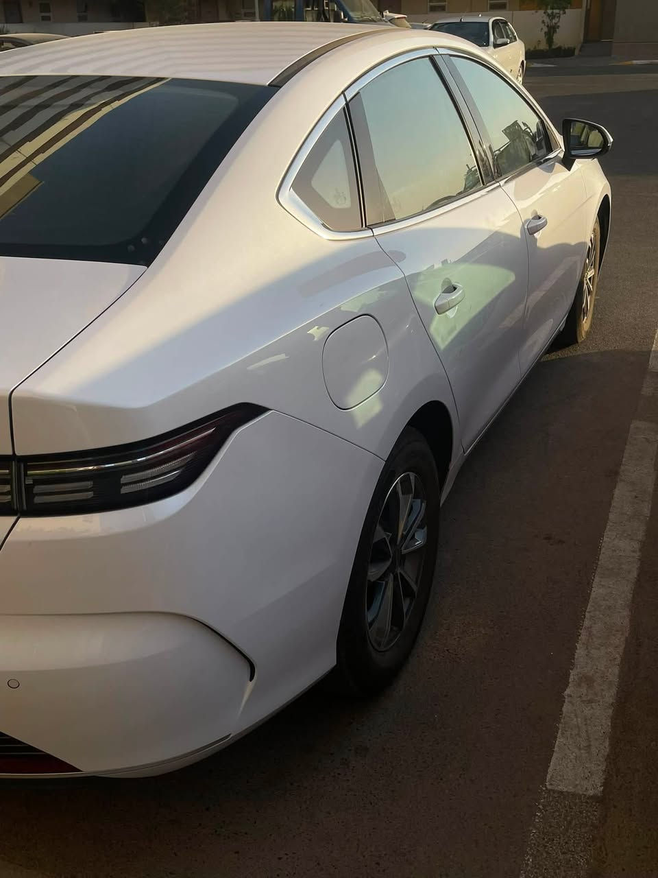 السلام عليكم 
BYD  دستروير2025 كفاله عامه السياره بعدها بحالة الوكالة ماشيه 13الف بسمي تحويل مباشر نضيفه بيها بي دي ار  ممبين بالجاملغ صفحة السايق امامي بالصورة السعر 19،350 بيها مجال بسيط مكانها بغداد العامرية او نفق الشرطه 
للاتصال ***********
