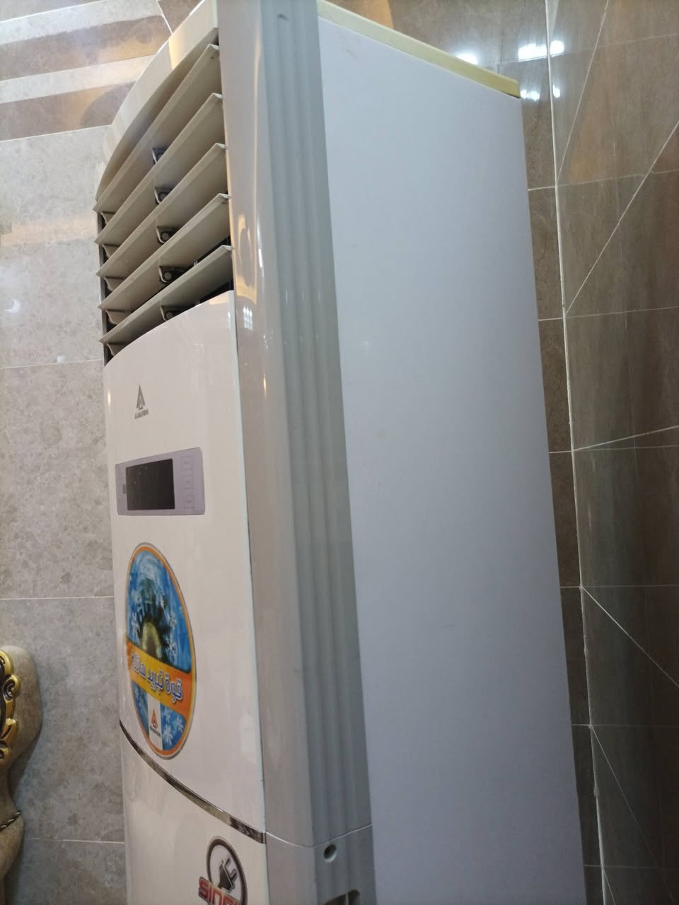 لـلبـيـع: سـبـلـت الـحـافـظ 3 طن(ALHAFIDH)
مـوديـل:FHA-H36000T3
العطل: فقط في التدفئة.
السعر: 500 الف وقابل للتفاوض....
📍العنوان/النجف الاشرف (الكوفه)/شارع نجف-بغداد/قرب جسر الامام علي(ع).
للاستفسار الاتصال على الرقم:***********📞 او مراسلة الصفحة في الخاص.
