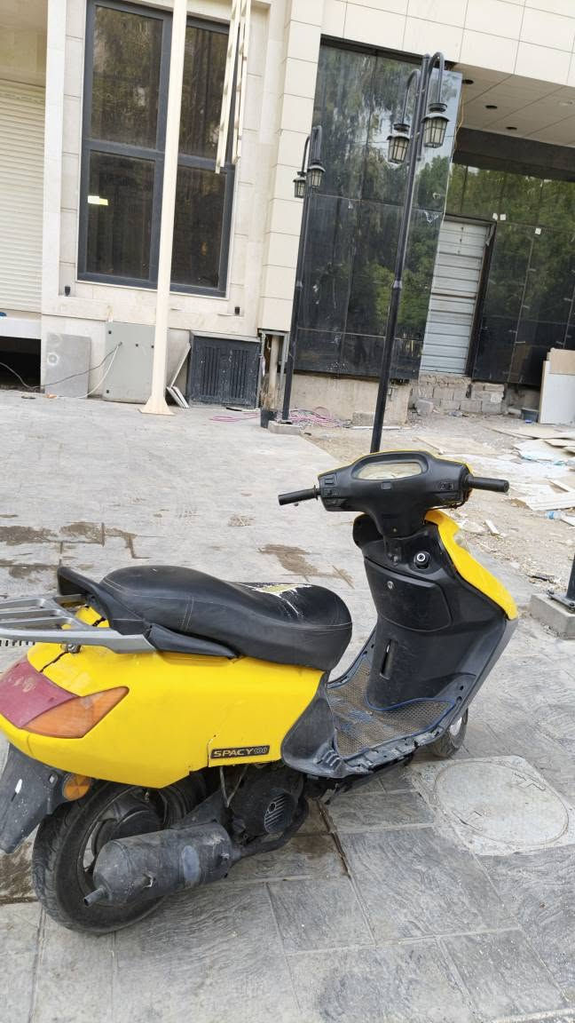 عنوان ديالى بعقوبه شارع خريسان الضريبه اس  اسمون دراجه سبيسي السعر 300 وبي مجال نوع الدراجه كوري*********** بعقوبة, ديالى
