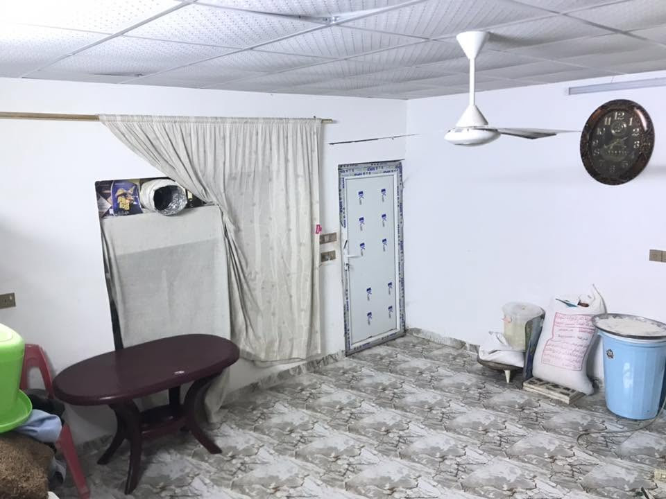 🏡 للبيع – بيت سكني في كركوك / حي الوحدة
📍 الموقع: حي الوحدة، أول فرع على الشارع خلف التجاري.
📐 مساحة الأرض: 180 متر.
🛏️ 3 غرف نوم.
🛋️ استقبال + هول.
🍽️ مطبخ.
🚿 صحيات..
📜 طابو .
✅ البيت مرتب وجاهز للسكن.
💰 السعر: 110مليون دينار عراقي (وبي مجال).
📞 للاستفسار على الرقم: (***********).
