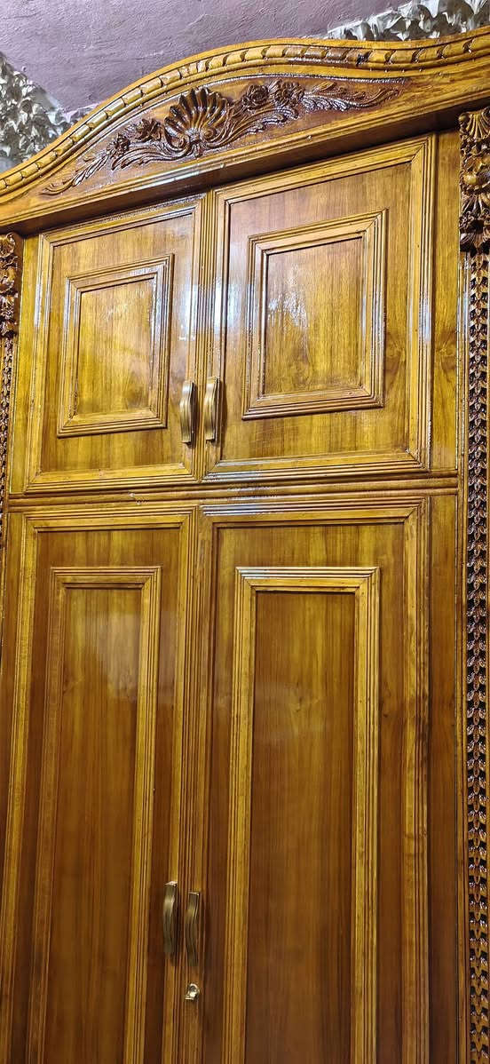 السلام عليكم
غرفه ٦ وملحق صاج داخل وخارج مستعمل أخت الجديده
استعمال أشهر شغل توصاالنقش الغرفه كله زان مصري  شغل عراقي موديل تركي للحجز والاستفسار التواصل على الرقم *********** بغداد السيديه حي الاعلام شارع قطر الندئ
