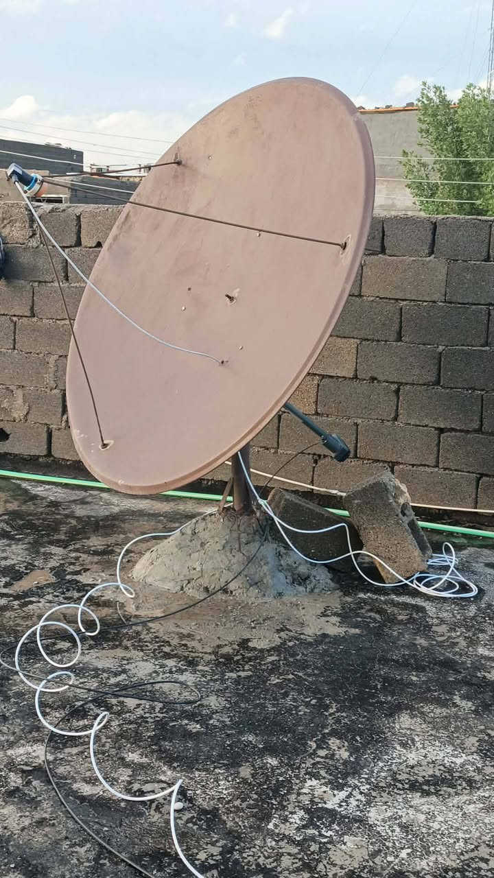 للبيع منضومه كاملة السعر100 الف بغداد لايوجد توصيل
حجم الطبق 165 صافي 
ماطور 24 اصلي
مع موجه حديث 
***********

