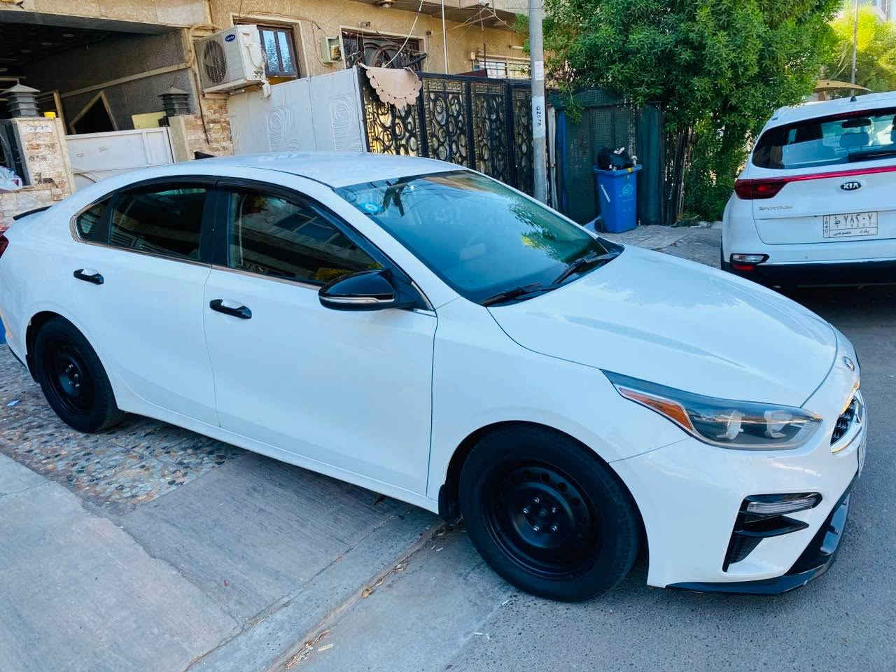 * 🚗 كيا فورتي EX موديل 2019
* 🇺🇸 وارد أمريكي
* ⚙️ محرك 2.0 لتر 4 سلندر 
* ⛽ اقتصادية بالوقود
* 📱 شاشة وسطية مع Apple CarPlay وAndroid Auto
* 🎵 بلوتوث وUSB
* 📷 كاميرا خلفية
* ❄️ تكييف
* 💡 اناره LED
* شاحن واير ليس
* رادر امامي+ جانبي
* تدفئه كشنات + ستيرن 
* حادث السياره تخريب ونفس القطع بلاديه راجعه 
* *********** للاستفسار
* السعر المطلوب 12.500 بغداد, العراق
