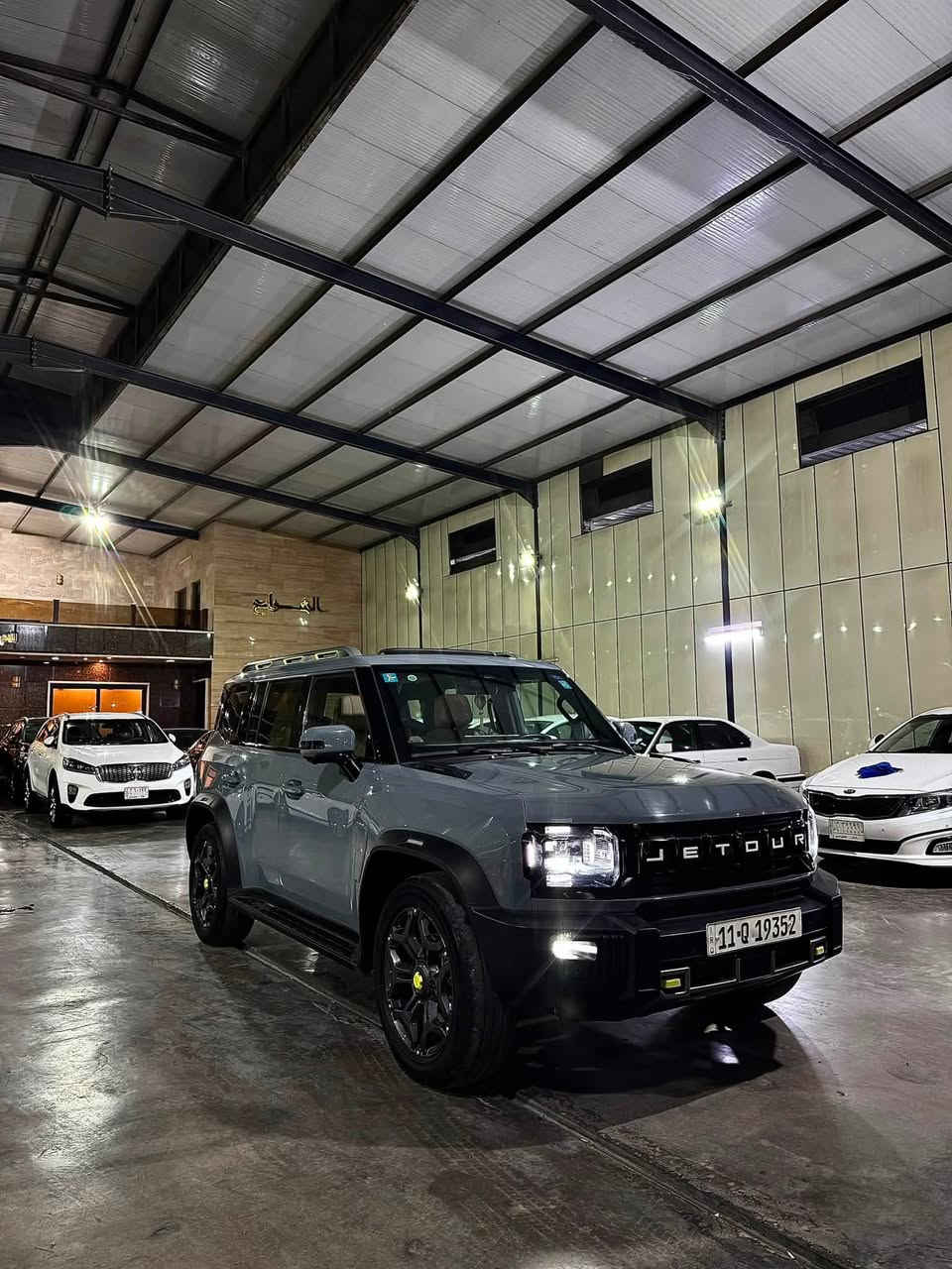 🔥 للبيع | Jetour T2 2025 🔥
🚘 جيتور T2 موديل 2025 — خليجي
✨ناطق

⚙️ المواصفات 

* محرك 2.0L Turbo
* قوة 251 حصان
* عزم 390 نيوتن/متر
* ناقل حركة أوتوماتيك
* دفع رباعي 4WD
* أوضاع قيادة متعددة
* مثبت سرعة + رادار
* نظام تحديد المسار

🛋️ الراحة والفخامه

* بانوراما
* دخول وتشغيل بصمة
* تشغيل عن بُعد
* مقاعد جلد
* مقاعد أمامية كهربائية
* تحكم مناخي ثنائي المناطق
* شحن لاسلكي
* إضاءة داخلية LED
* مقود جلد
* Auto Hold
* فرامل يد كهربائية

📱 التقنيات والأنظمة

* شاشة ديجيتال
* شاشة تدعم Apple CarPlay
* كاميرات 360°
* كاميرا دوارة
* حساسات أمامية وخلفية
* Bluetooth + Type-C
* أوامر صوتية
* حساسات ضغط الإطارات

💡 الشكل الخارجي

* إضاءة LED
* كشافات
* إضاءة خلفية LED
* مرايا كهربائية قابلة للطي
* إشارات بالمرايا
* جنوط 20 إنج
* إطارات 255/55R20
* ماسحة خلفية
* مانع انزلاق
* نظام نزول المنحدرات

💰 السعر: 34 مليون دينار عراقي
🔥 وبي مجال

📍 الموقع: بغداد – الكرخ – معارض البياع 🏛️
📞 للاتصال والاستفسار: ***********
