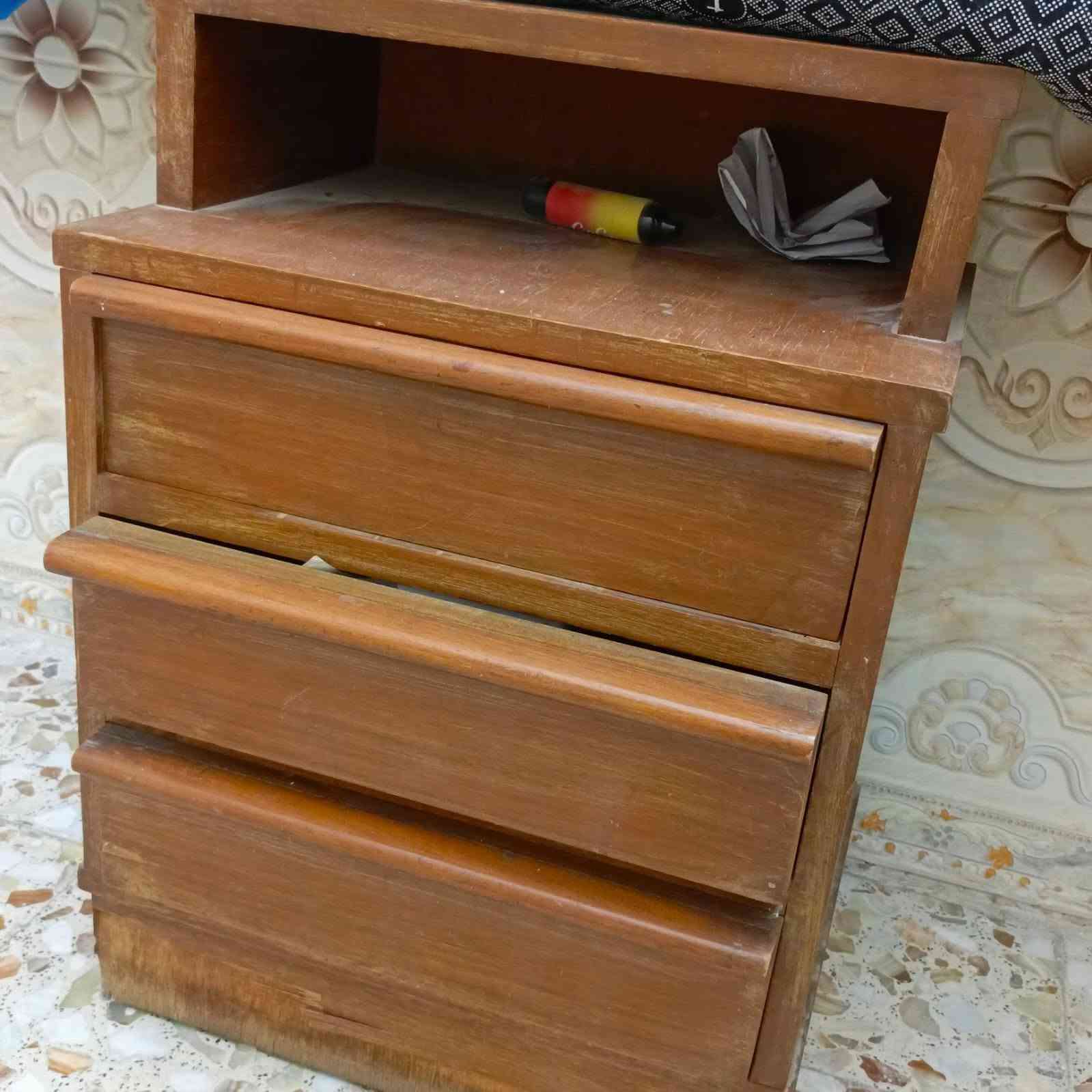 غرفه نوم للبيع كوميدي عدد 3+زاوية +زاوية ملابس +جرباية+ميز تواليت+كنتور 6ابواب بغداد الشرطه الخامسه ***********
