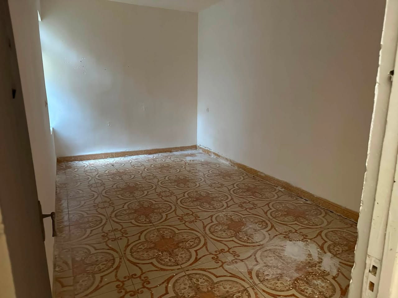 بيت للأيجار خانقين توله فروش مساحته 120 متر طابقين خلف اسواق سوڤار استفسار ***********
