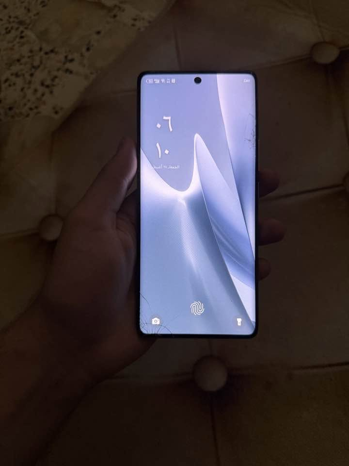 للبيع انفكس زيرو 30 5G ذاكره 256 رام 12 شاشه 144 هيرتز بي فطور بل ضهر و الشاشه بس كله شغال طبيه ما ماثر عل لمس و الكامره ال اماميه بيهة تراب السعر 150 مكان بغداد ***********
