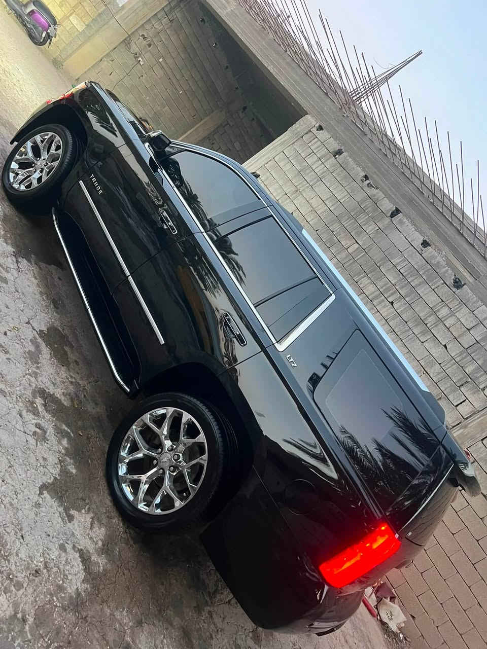 السلام عليكم شوفرليت تاهو 2017 برمير LTZ فول مواصفات
رقم بغداد 
كير محرك كفالة تخم تاير جديد 
صدر جديد 
سيارة عليها ادامة كاملة 
سيارة ماشية 180كم 
جاهزة من كلشي. 
سيارة حادثها كلشي بسيط 
بدون دواخل بدون ايرباك 
مكان السيارة بغداد 
بيع أو مراوس ب احدث 
السعر 275 
***********
