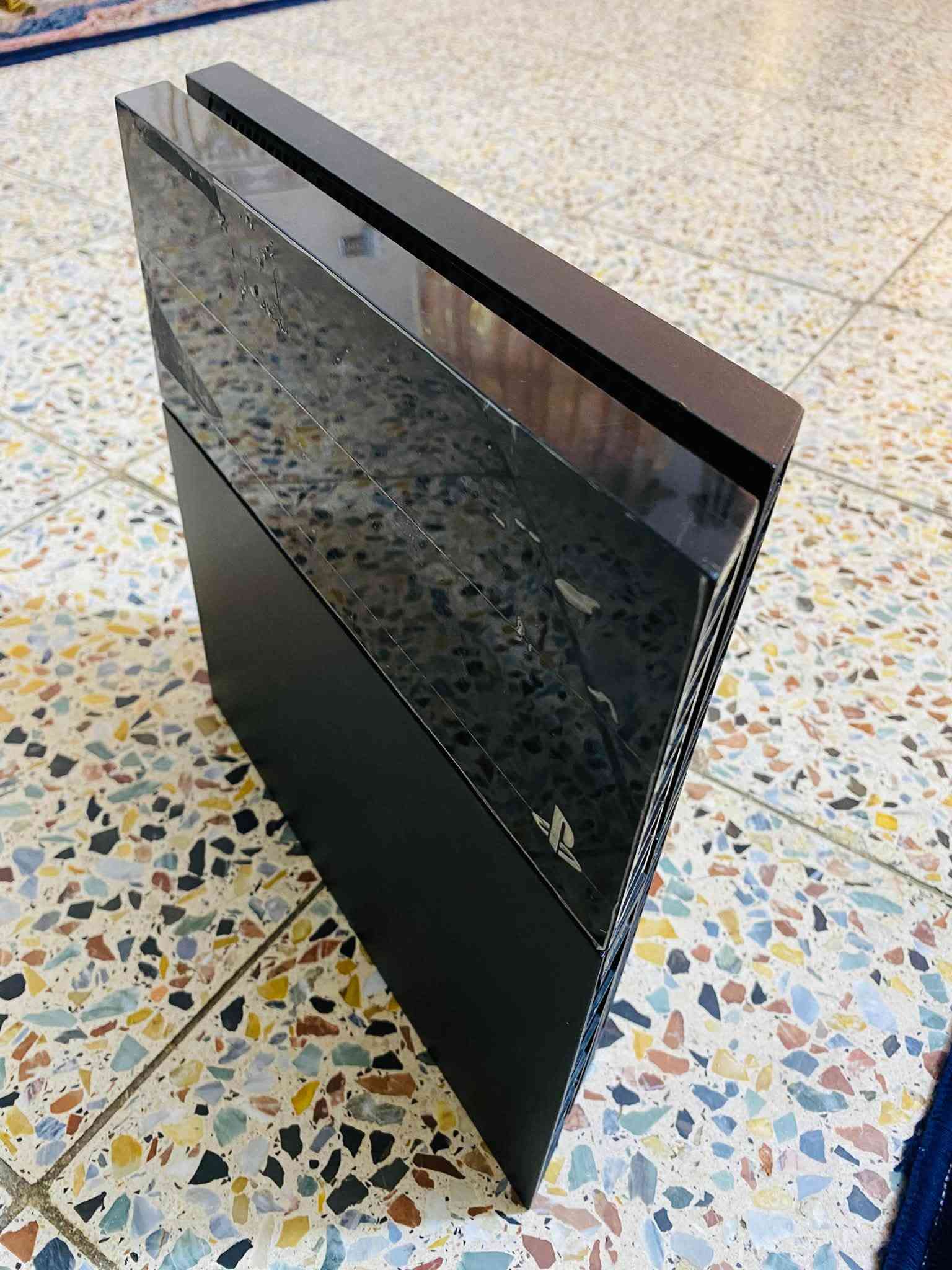 PS4 fat
11.00
500GB
كله شغال سيدي شغال ..
تعديل متصفح استقرار ١٠٠٪؜ فاتحة ع ايدي تتظيف وانكسر الكفر الجهاز لا صوت ولا حماوة فيشتغل من الجوستك لان تعرفون بأن الفات دكمته بالكفر الكفر ب١٠ يرجع فول اذا تحب ترتبه الجهاز كل قصرة ما بيه 
ملحقاته أثنين جوستك
واير اج دي 
كهرباء 
شحن
ألعابه:
Tekken 7
Gta5 
Pes27monsterpatch
Reddeadredmption2
الطاعون
The last of us remastered 
بغداد كمالية /متوفر توصيل 
السعر٢٢٠ مجال جدا بسيط

***********
